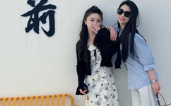 亚洲精品久久久久中文字幕二区